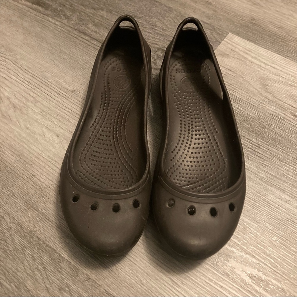 Crocs women’s brown Kadee flats